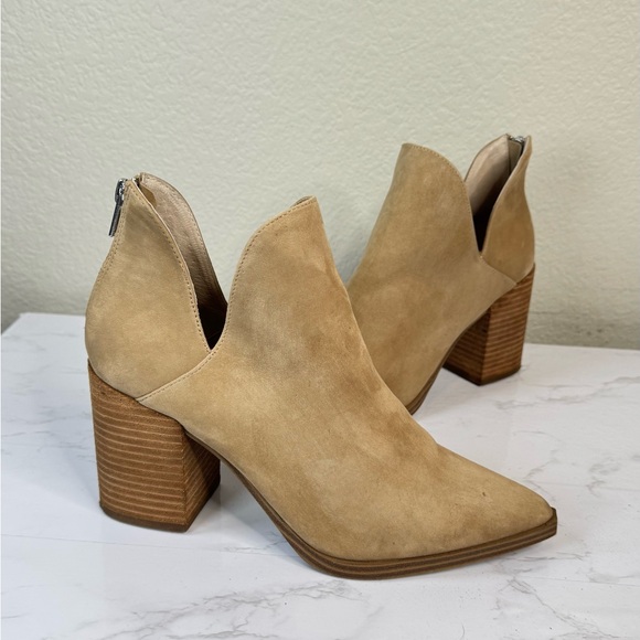 Steve Madden Shoes - STEVE MADDEN Cedar Suede Ankle Boot Camel Neutral Size 8.5 US Block Heel Bootie